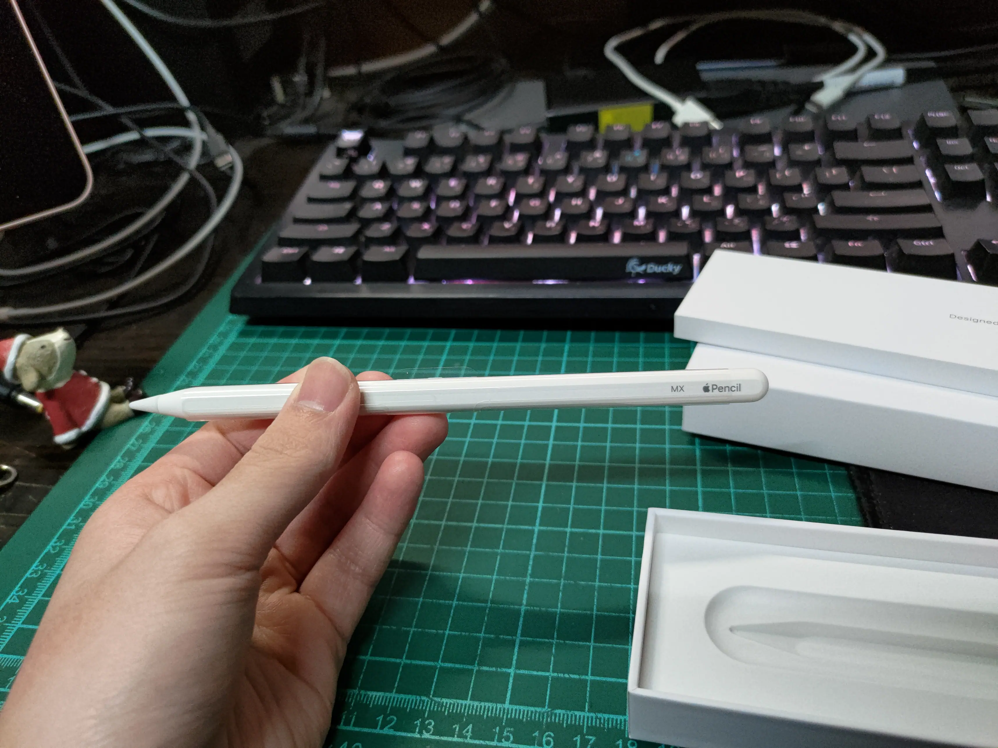 有刻字的 Apple Pencil 2