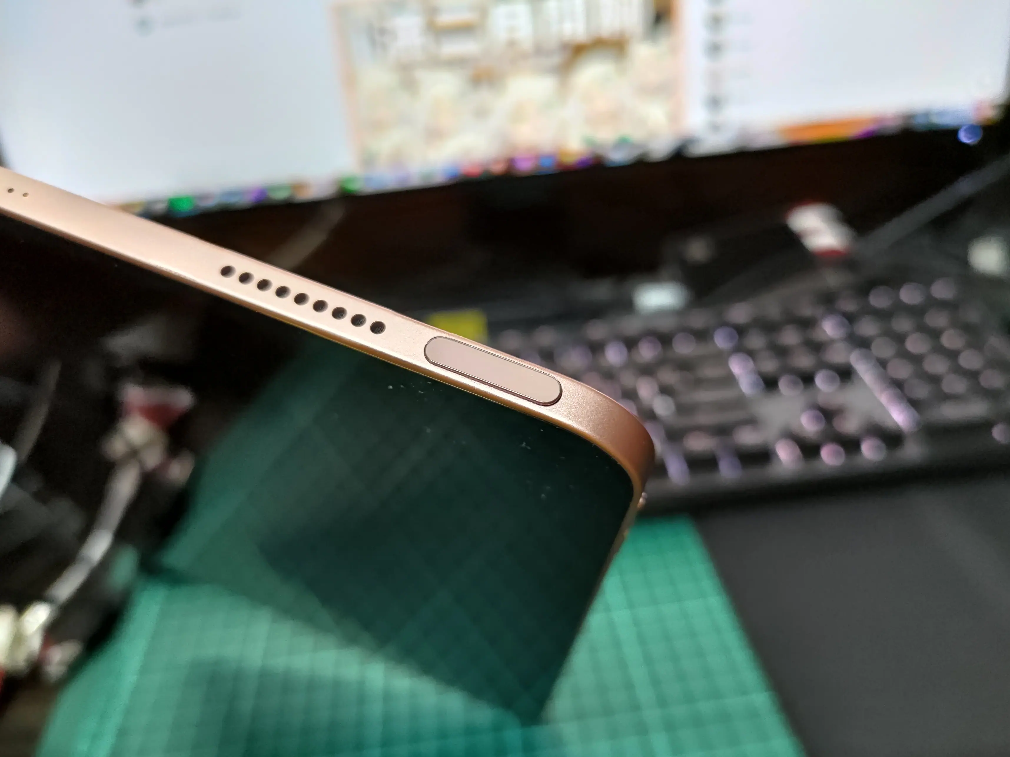 側邊 Touch ID